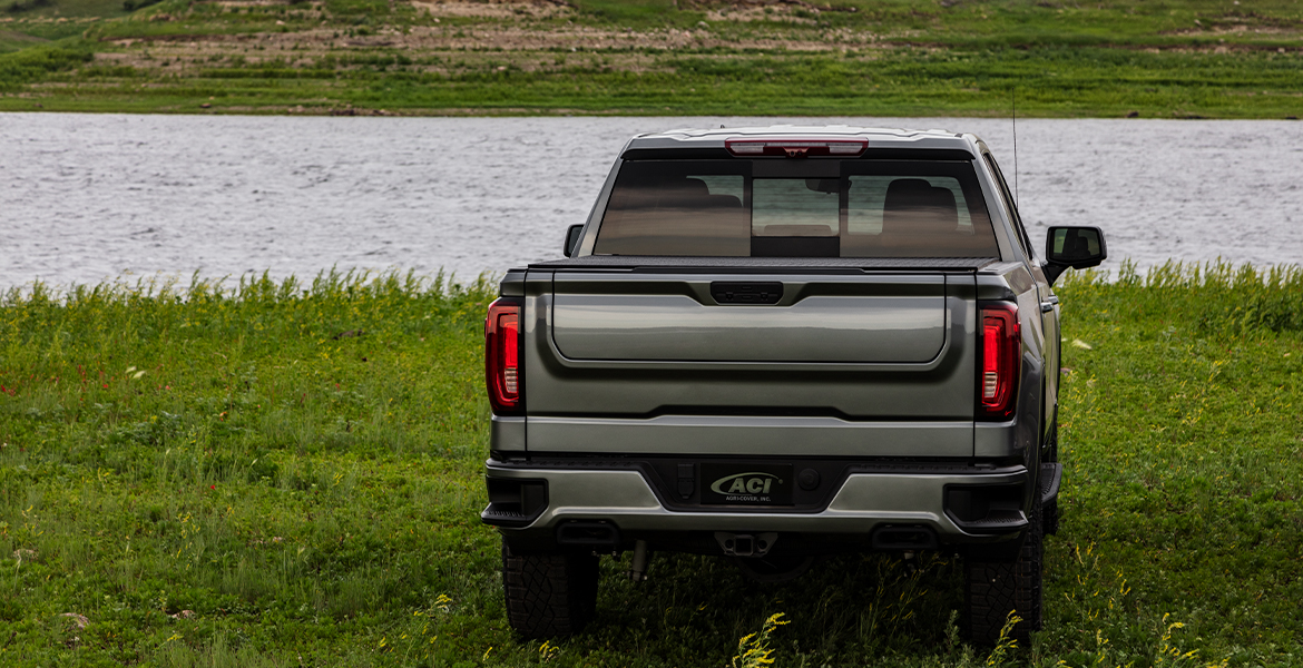 LOMAX Hard Tonneau Cover